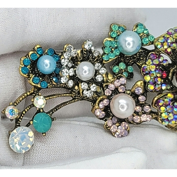 Vintage Look Crystal Embellished Floral Spray Brooch - Picture 7 of 12